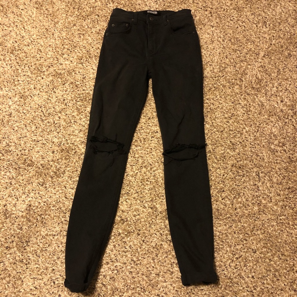 ❤️ Reformation black skinny jeans with knee rips